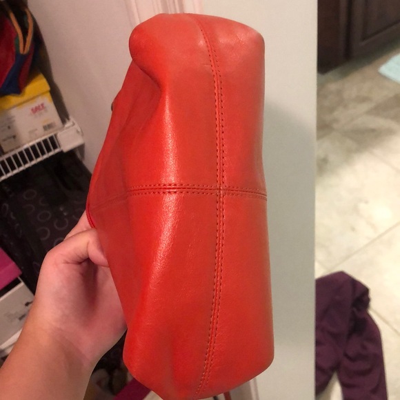 Super cute coach purse! - Picture 4 of 6